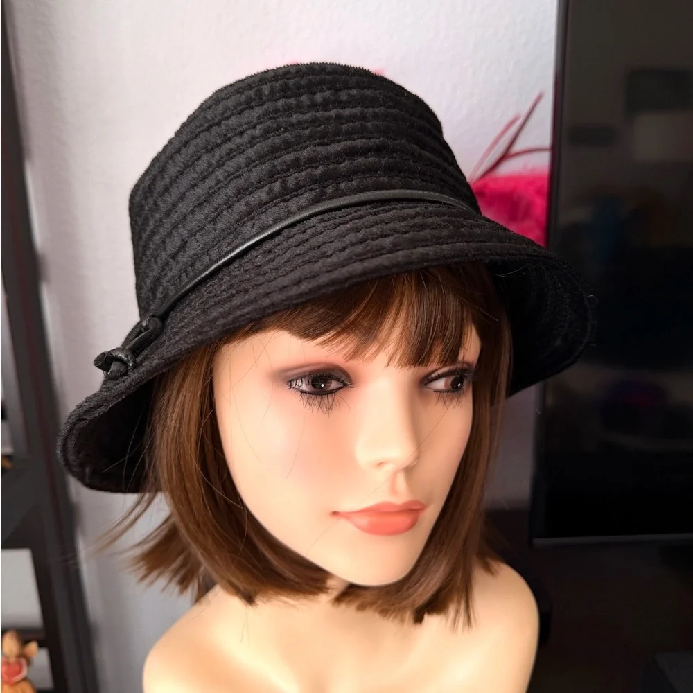 Sierra Accessories Black Chic Hat